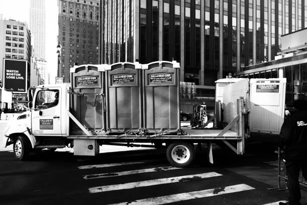 Best Portable toilet rental cost  in Oberlin, OH